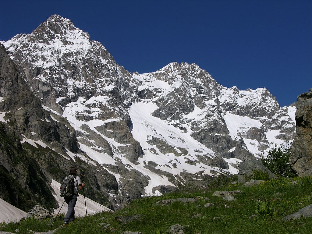 Sentier du refuge des Bans ©Thierry Maillet - Parc national des Ecrins Sentier du refuge des Bans ©Thierry Maillet - Parc national des Ecrins