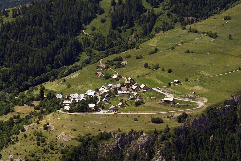 Hameau de Puy Aillaud - commune de Vallouise © Jean-Phililppe Telmon - Parc national des Ecrins Hameau de Puy Aillaud - commune de Vallouise ©Jean-Phililppe Telmon - Parc national des Ecrins