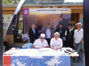 2012-conv-esc-sign-3