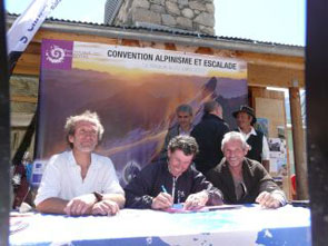 2012-conv-esc-sign-4