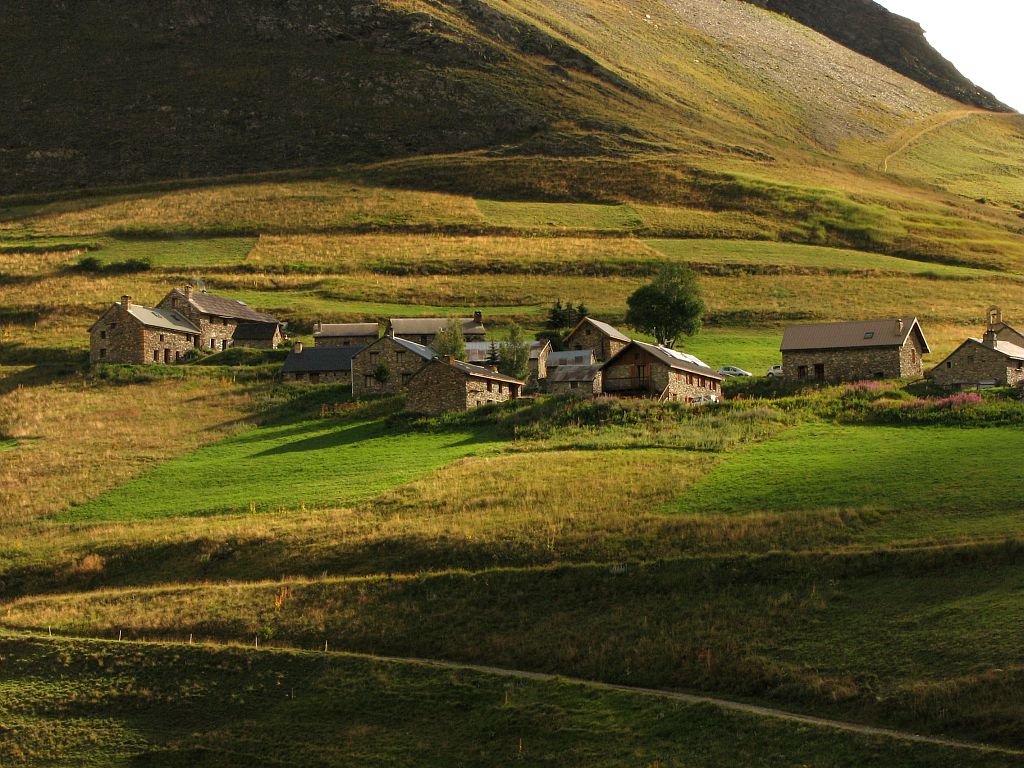 Les rivets - hameau de la Grave - vallon du ga après le chazelet - terrasses © Christophe Albert - Parc national de Ecrins Les rivets - hameau de la Grave - vallon du ga après le chazelet - terrasses © Christophe Albert - Parc national de Ecrins