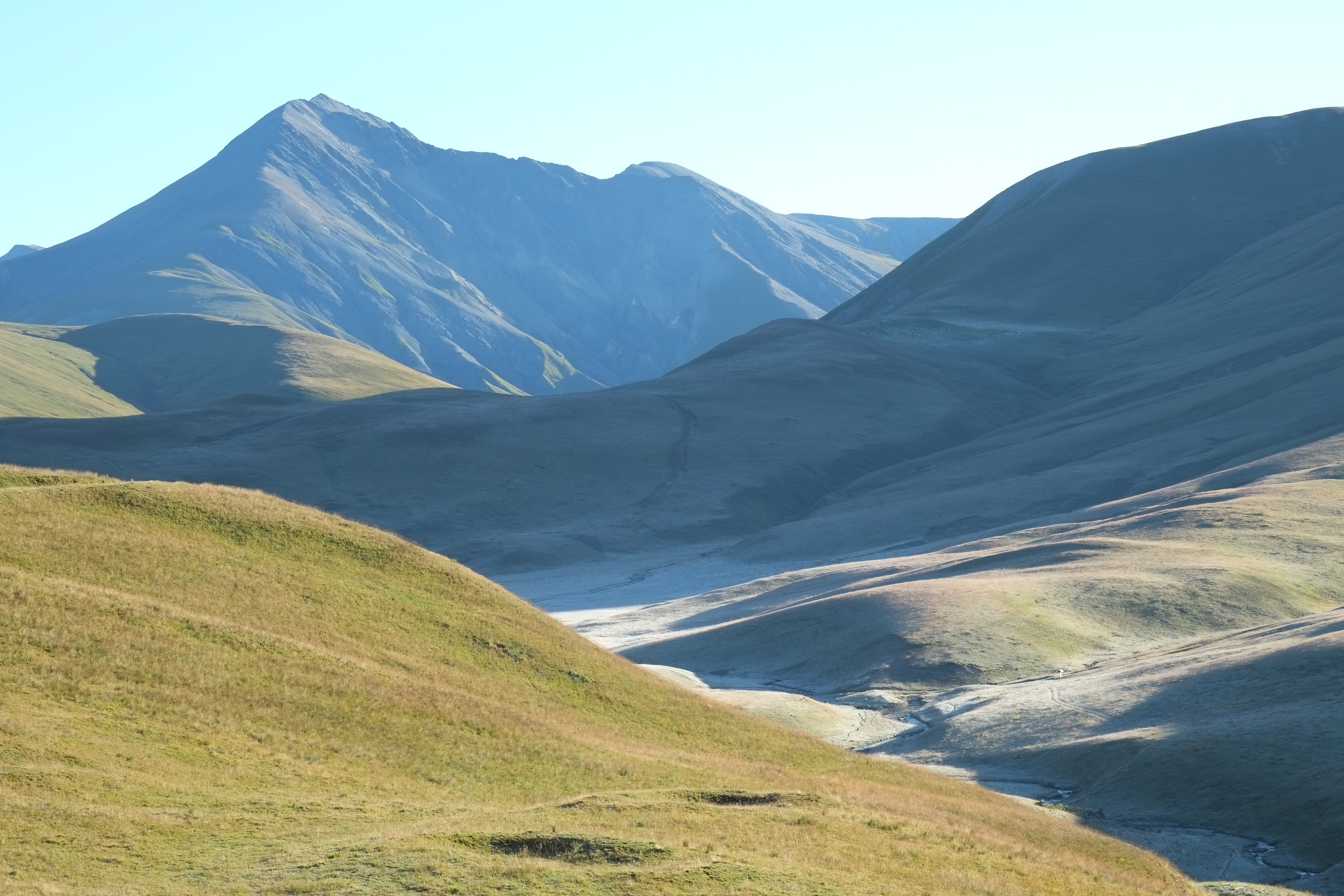 Les courbes douces du plateau d'Emparis ©Jean-Pierre Nicollet - Parc national des Ecrins