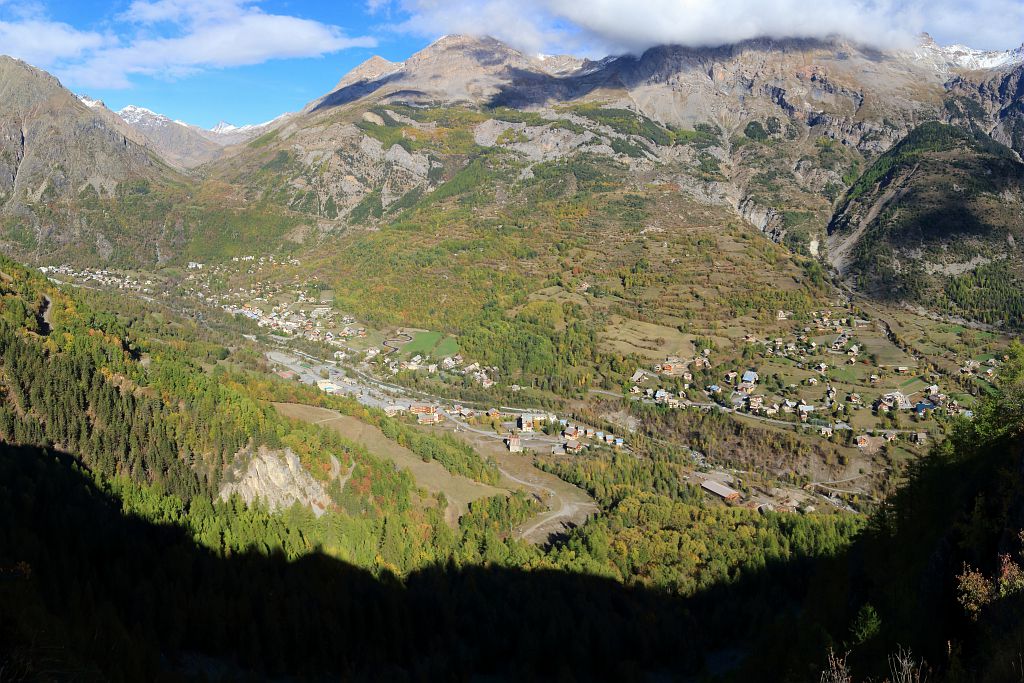 A l'adret, hameaux des Claux, Saint-Antoine, le Fangeas, le Sarret ©Christophe Albert - Parc national des Ecrins A l'adret, hameaux des Claux, Saint-Antoine, le Fangeas, le Sarret ©Christophe Albert - Parc national des Ecrins