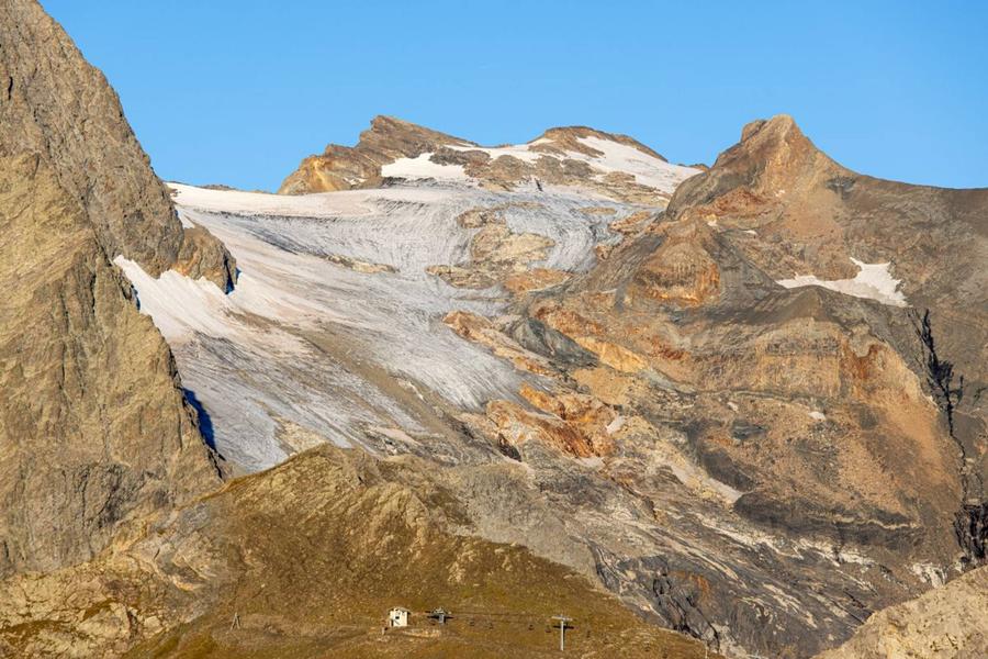 GLACIER SEGURET FORAN THIERRY MAILLET RED GLACIER SEGURET FORAN THIERRY MAILLET RED