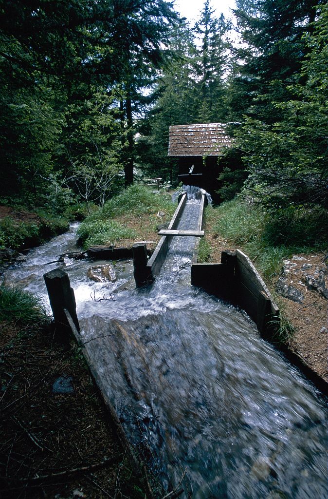 Canaux d'irrigation © Bertrand Bodin - Chambre d'agriculture 05 / Parc national des Ecrins