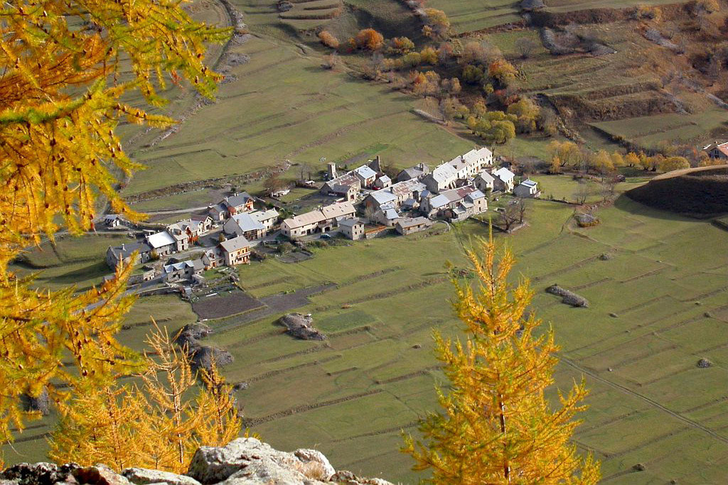 Le hameau du Pied du Col - Villar d'Arêne © PNE / Bernard Nicollet
