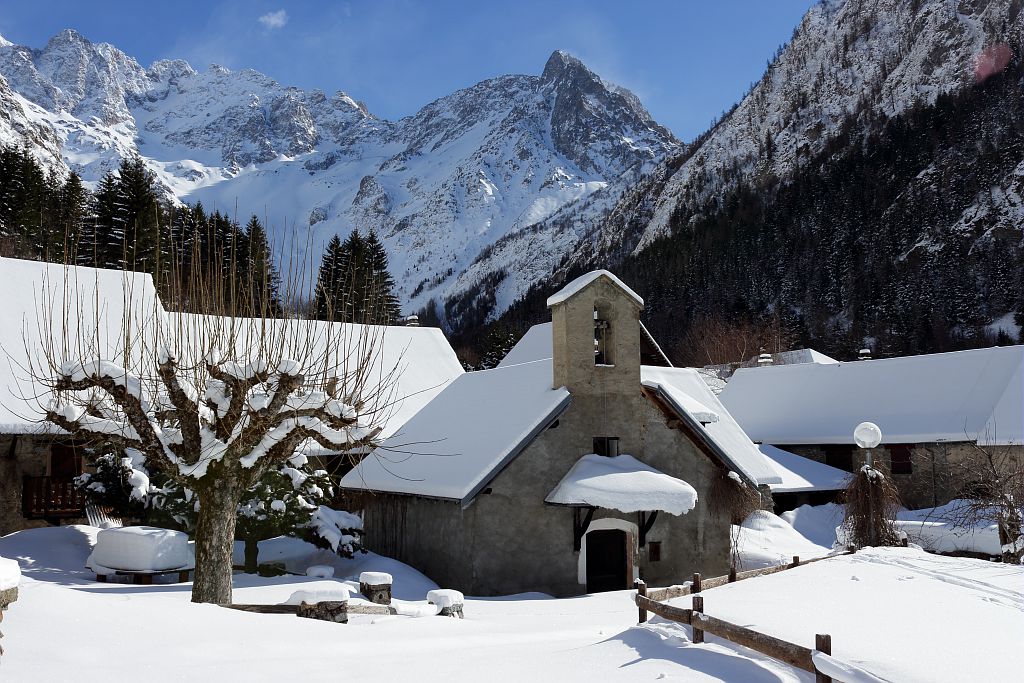 Le hameau de Valsenestre en hiver © PNE / Christophe Albert