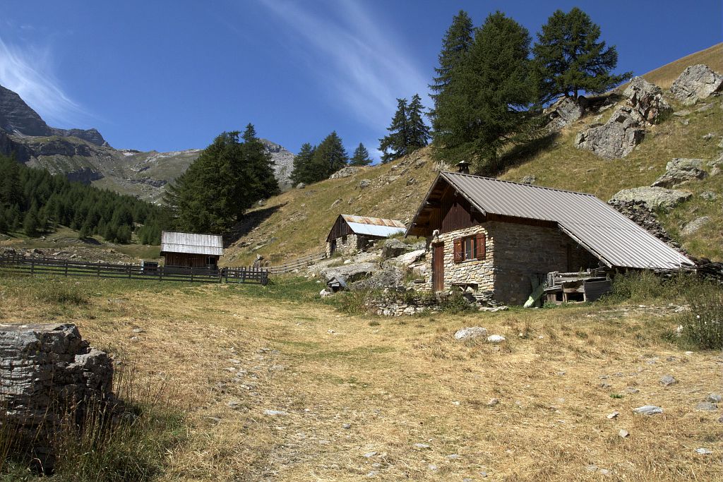 Cabanes d'alpages du Sellar - Freissinières © Jean-Philippe Telmon - Parc national des Ecrins