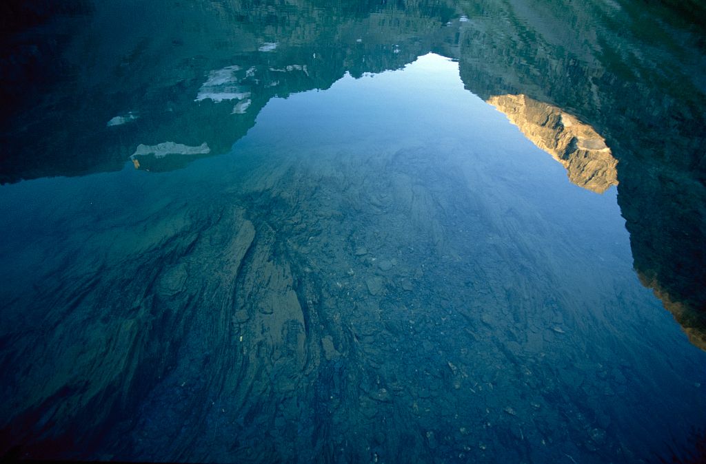 Reflet de la Muzelle dans le lac de la Muzelle © Parc national des Ecrins Reflet de la Muzelle dans le lac de la Muzelle © Parc national des Ecrins