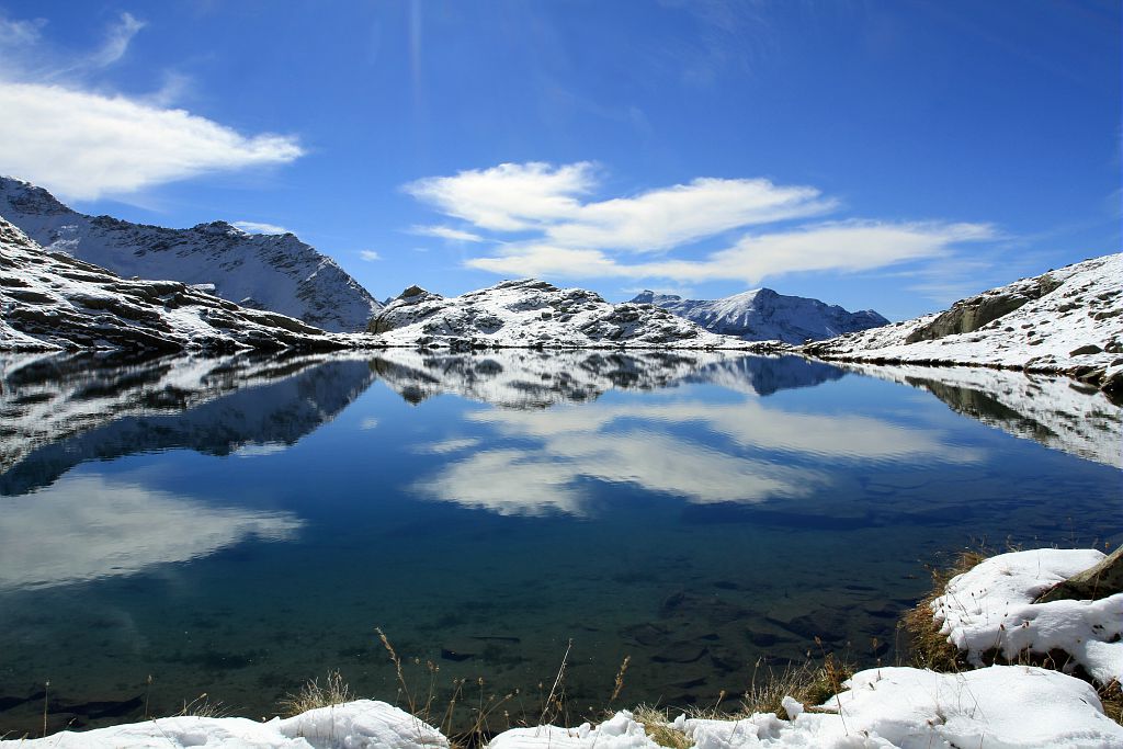 Suivi lac sentinelle de Pisses dans la neige. © Jean-Philippe Telmon - Parc national des Ecrins