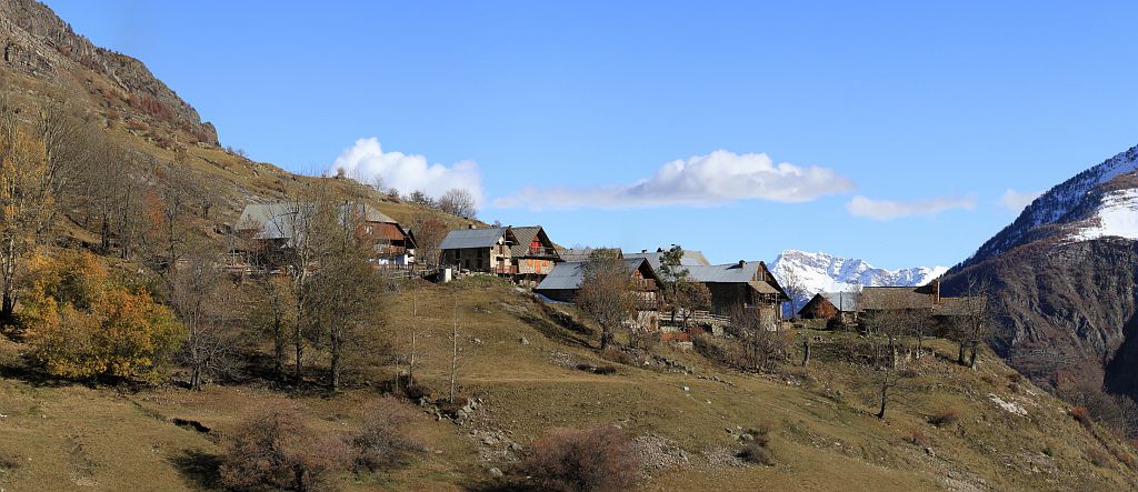 Village de Dormillouse © Jean-Philippe Telmon - Parc national des Ecrins Village de Dormillouse © Jean-Philippe Telmon - Parc national des Ecrins