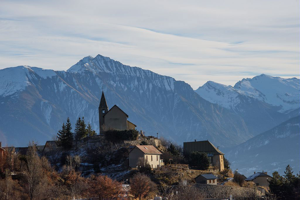 Village et chapelle Saint -Apollinaire - © M.Coulon - Parc national des Écrins Village et chapelle Saint -Apollinaire - © M.Coulon - Parc national des Écrins