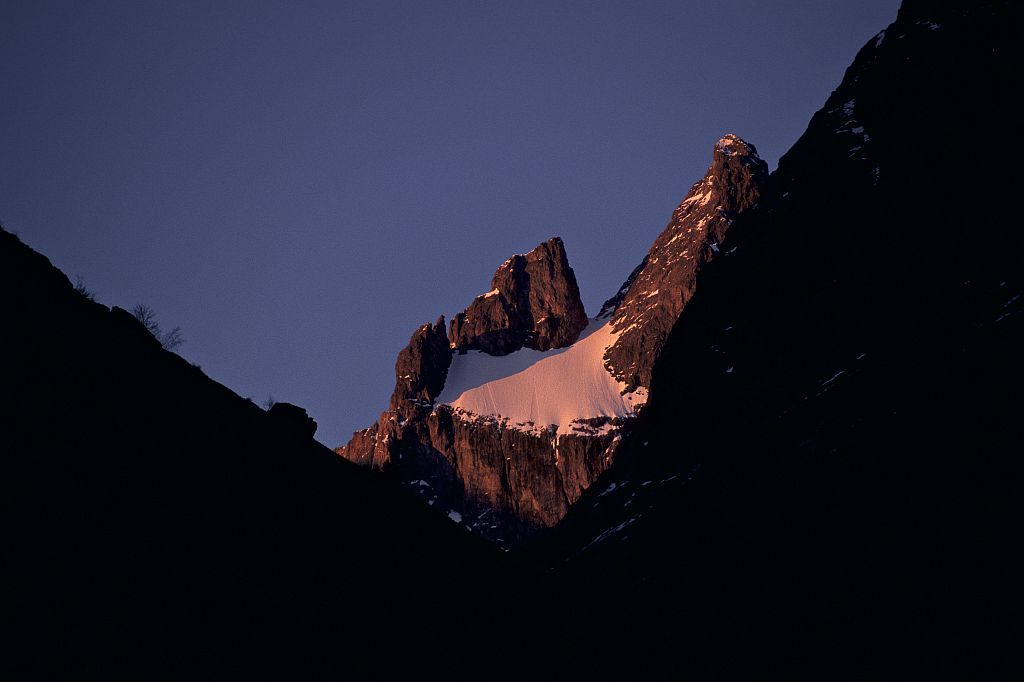 Glacier Carré - face sud de la Meige © Denis Fiat - Parc national des Ecrins Glacier Carré - face sud de la Meige © Denis Fiat - Parc national des Ecrins