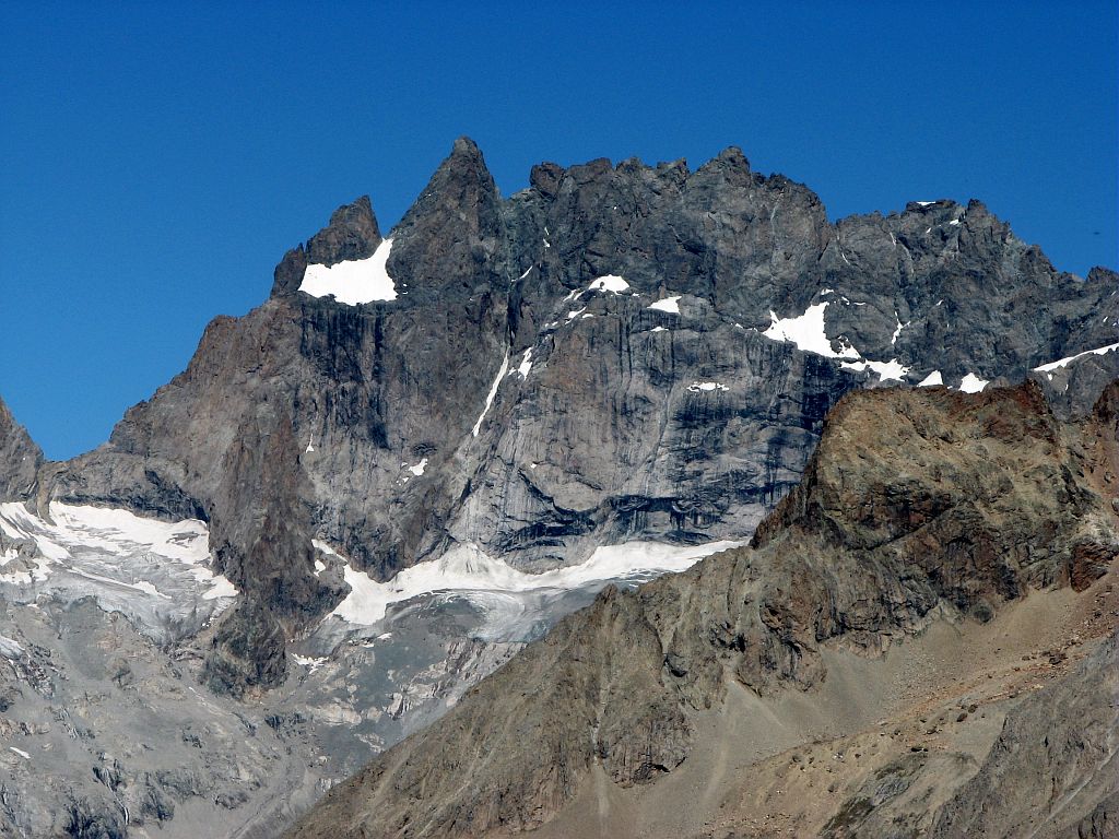 Glacier Carré et la Meije depuis la Girarde, à l' entrée du vallon du Chardon - St Christophe en Oisans © Christophe Albert - Parc national des Ecrins Glacier Carré et la Meije depuis la Girarde, à l' entrée du vallon du Chardon - St Christophe en Oisans © Christophe Albert - Parc national des Ecrins