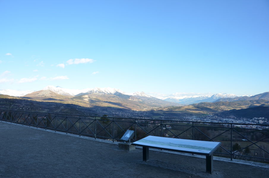 Terrasse de la Maison du Parc national des Ecrins