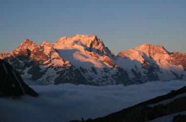 Lever de soleil sur la Meije