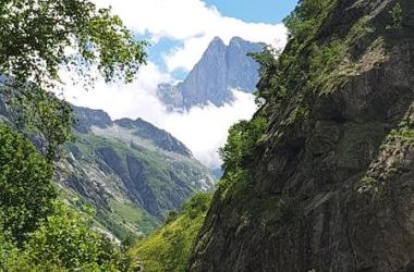 Première apparition de la face nord l'Olan