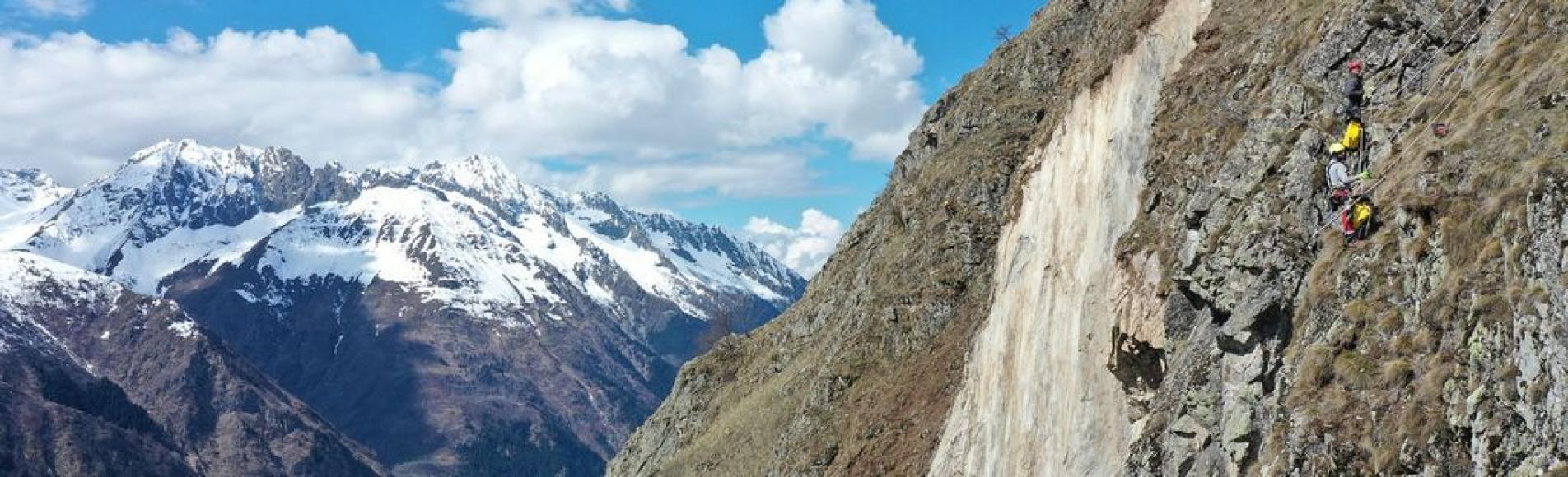 Travaux de purge au-dessus de la route d'accès au Gioberney © Département des Hautes-Alpes