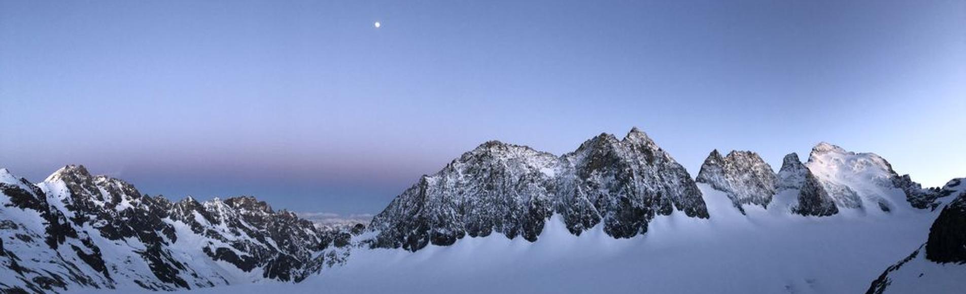 Glacier Blanc lors de la campagne de mesures des 2 et 3 mai 2023 © J. Charron - PNE