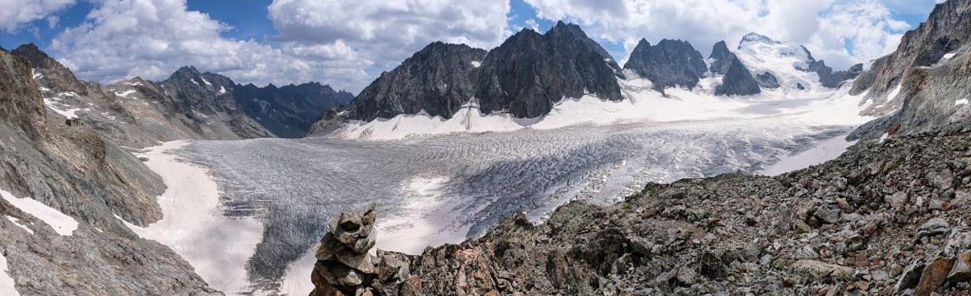 Le glacier Blanc, du refuge des Écrins à la barre © M. Coulon - PNE Le glacier Blanc, du refuge des Écrins à la barre © M. Coulon - PNE