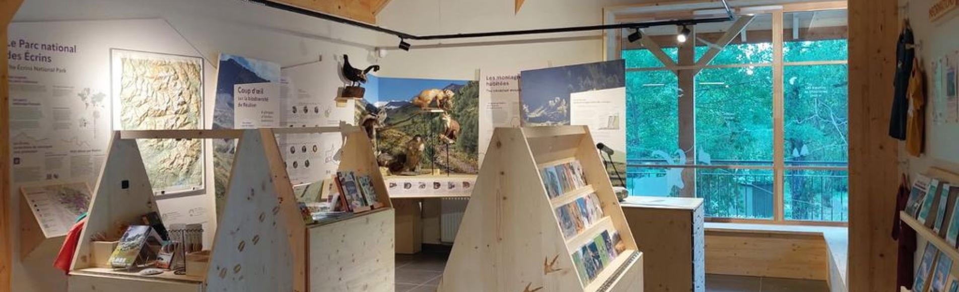 Le nouveau point d'info du Parc à Réallon © Marine Metzinger Exposition nature