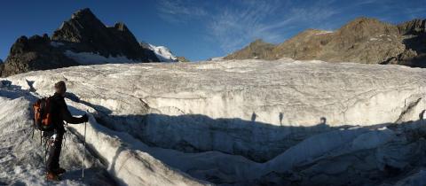 Relevés des balises glacier Blanc - © Mireille Coulon - Parc national des Ecrins