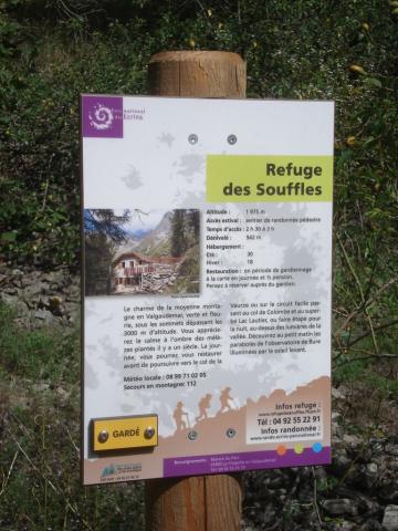panneau signalétique refuge des Ecrins © S.D'Houwt- Parc national des Ecrins