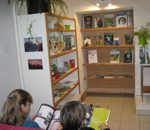 Coin lecture du Centre de documentation © Parc national des Ecrins