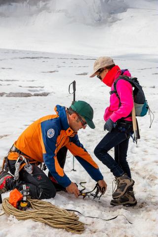 Initiation randonnée glaciaires avec Chrisophe Dureau, guide - © B.Bodin - Parc national des Écrins
