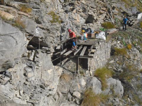 travaux évacuation passerelle vieille Selle © S.D'houwt - Parc national des Ecrins