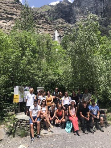 Les personnels de l'OT de Serre-Ponçon à la cascade du Rabioux © M. Maitrepierre