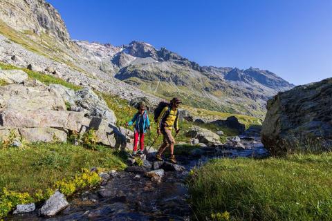 Randonneurs sur le GR54 © T. Maillet - PNE