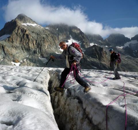 Relevé d'ablation du glacier Blanc en 2011 © T. Maillet - PNE
