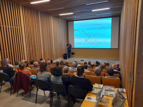 Conférence sur les lacs de Pétarel et les lacs d'altitude © M. Janel - PNE