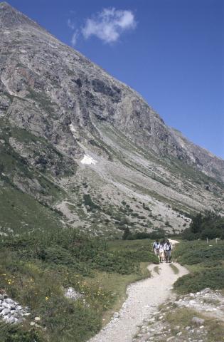 Montée au Carrelet avec la Fédération des Alpages de l'Isère - 1999 © C. Coursier - PNE