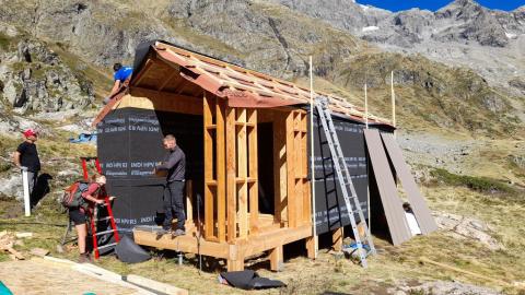 Chantier de la cabane du Lauzon © F. Sabatier - PNE