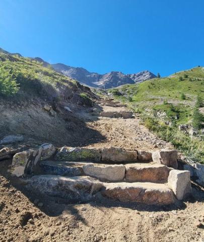 Chantier sur le sentier du col de Laurichard © Rémi Vannard - PNE