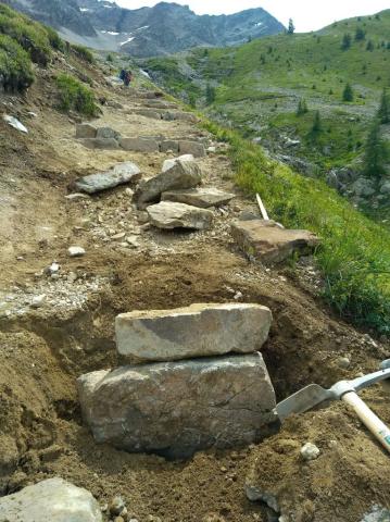 Chantier sur le sentier du col de Laurichard © Rémi Vannard - PNE