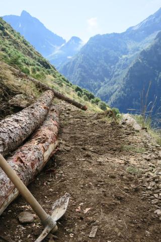 Chantier en cours sur le GR54B © Isabelle Miard - PNE