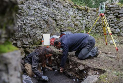 Mission archéologie dans la réserve intégrale © Olivier Sabatier - PNE