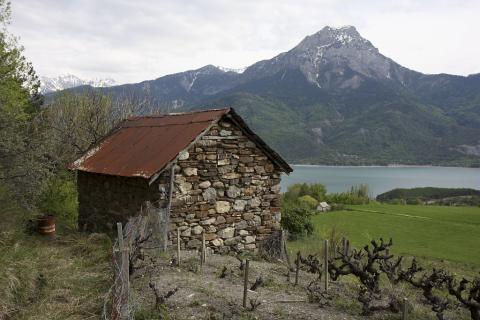Cabanons de vigne - Clots du Villard ©Marc Corail - Parc national des Ecrins