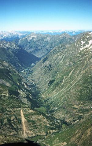 La vallée du Valgaudemar depuis le pic Joselme ©  P-E Briaudet, PNE