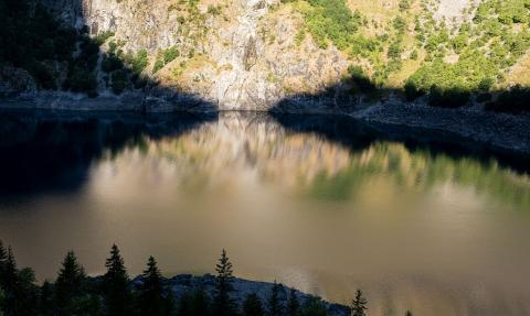 Le canotage est strcitement interdit dans les lacs du cœur du parc © T. Maillet - PNE