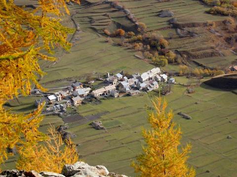 Le hameau du pied du col - Villar d'arène et ses terrasses ©Bernard Nicollet - Parc national des Ecrins