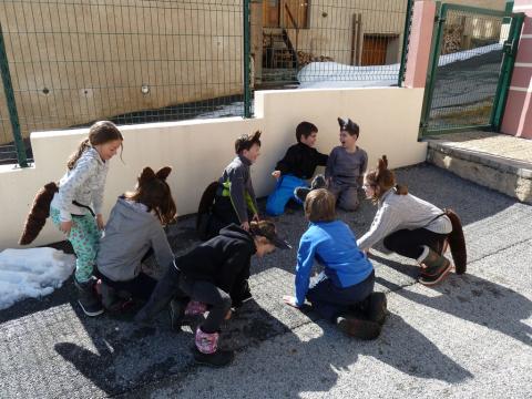 Séance sur le loup - 16 mars 2018 - ecole Freissinières - Parc national des Ecrins - programme jeunes découvreurs