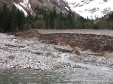 Lac Lauvitel  - 2 mai 2015 - avalanche - photo J-Forêt - Parc national des Ecrins