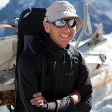 Descente de débris d'avion du glacier Blanc - © P. Saulay - PNE
