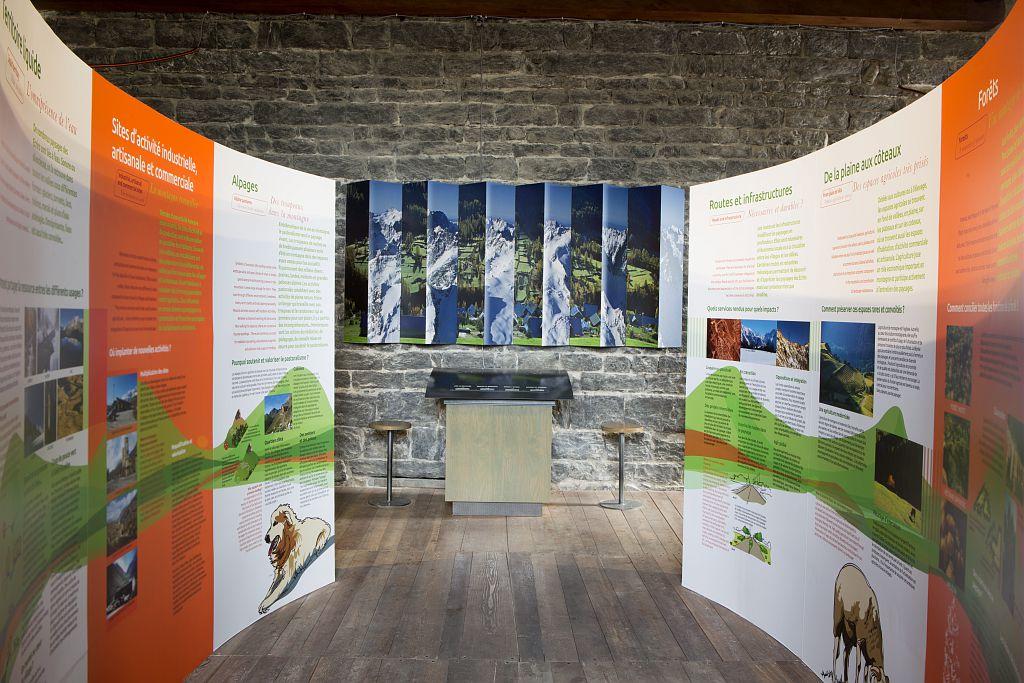 Exposition terre de contrastes - © P Saulay - Parc national des Ecrins