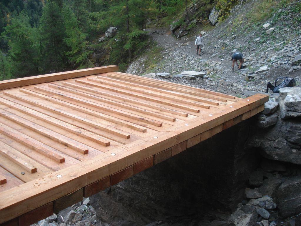 Passerelle de Fouran - Chateauroux-les-Alpes- reconstruction 2015 - © S-D'houwt - Parc national des Ecrins