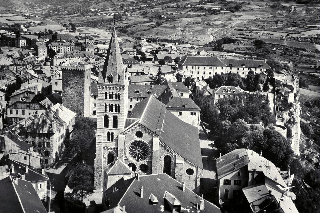 Embrun cathédrale - collection M. Berthier - images anciennes